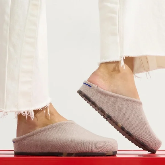 Rothy's The Casual Clog Dove NWT and Box size 9 - Picture 2 of 6